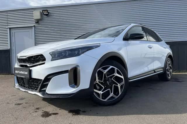 Kia XCeed (2023) thumbnail 2