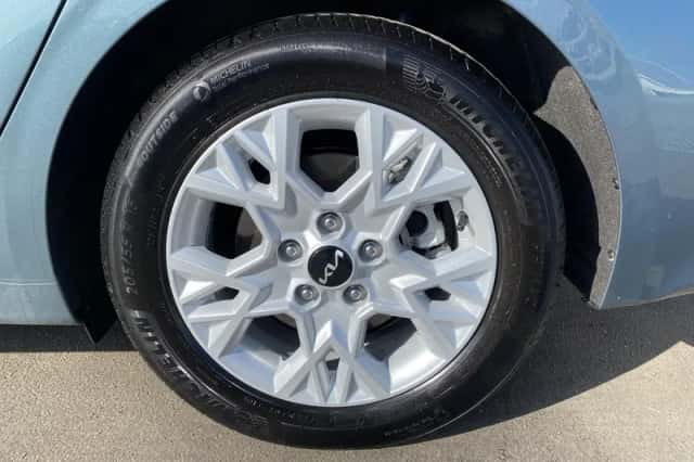 Kia Ceed Sportswagon (2024) thumbnail 2