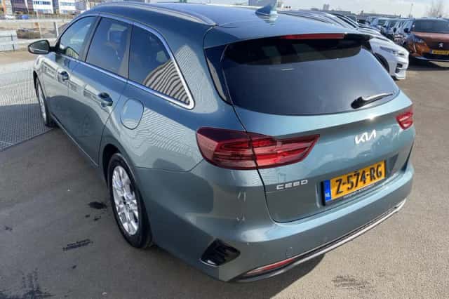 Kia Ceed Sportswagon (2024) thumbnail 4