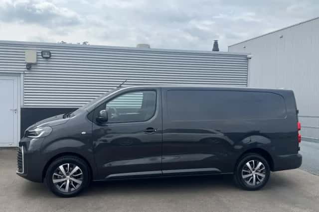 Toyota Proace (2024) thumbnail 3