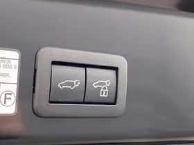 Toyota Corolla (2024) thumbnail 12