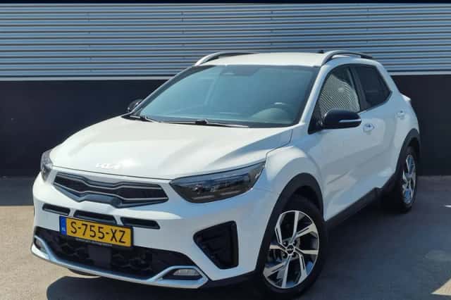 Kia Stonic (2023) thumbnail 1