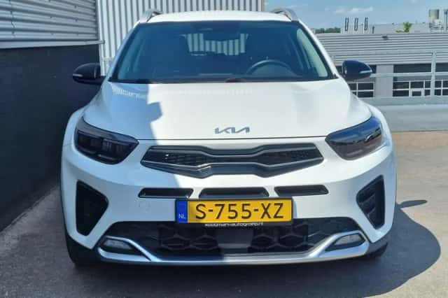 Kia Stonic (2023) thumbnail 2