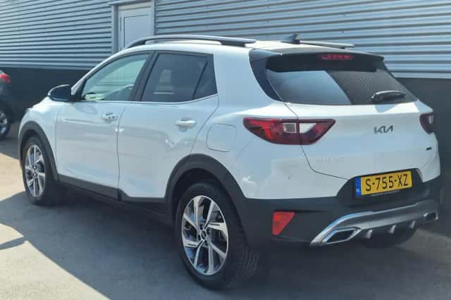 Kia Stonic (2023) thumbnail 5