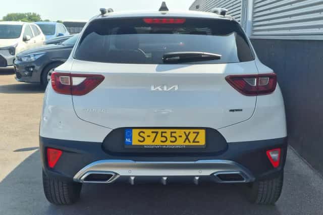 Kia Stonic (2023) thumbnail 6