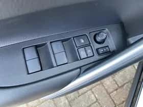 Toyota Corolla (2024) thumbnail 18