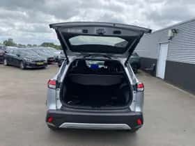 Toyota Corolla (2024) thumbnail 5