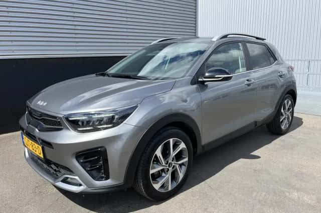 Kia Stonic (2024) thumbnail 4