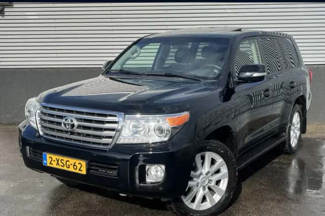 Toyota Land Cruiser (2014) thumbnail 1