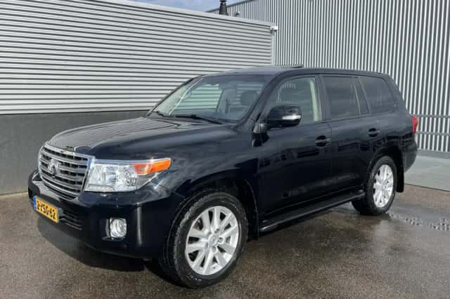 Toyota Land Cruiser (2014) thumbnail 4