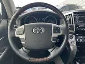 Toyota Land Cruiser (2014) thumbnail 32