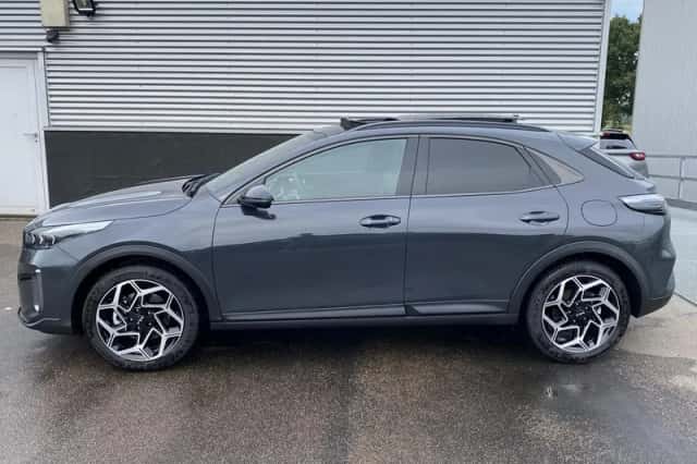 Kia XCeed (2025) thumbnail 3