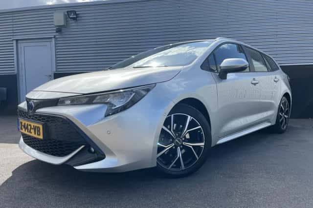 Toyota Corolla (2022) thumbnail 2
