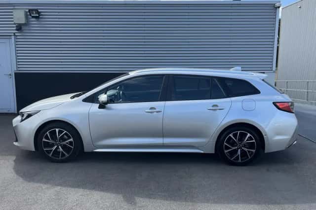 Toyota Corolla (2022) thumbnail 3