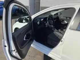 Toyota Yaris (2023) thumbnail 14