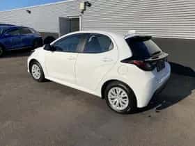 Toyota Yaris (2023) thumbnail 4