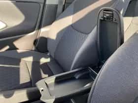 Toyota Yaris (2023) thumbnail 31