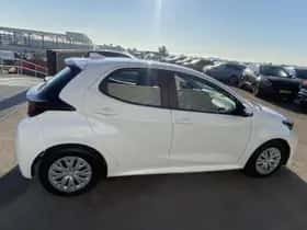 Toyota Yaris (2023) thumbnail 5