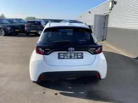 Toyota Yaris (2023) thumbnail 8