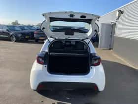 Toyota Yaris (2023) thumbnail 9