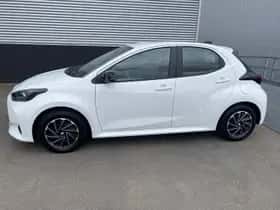 Toyota Yaris (2022) thumbnail 4