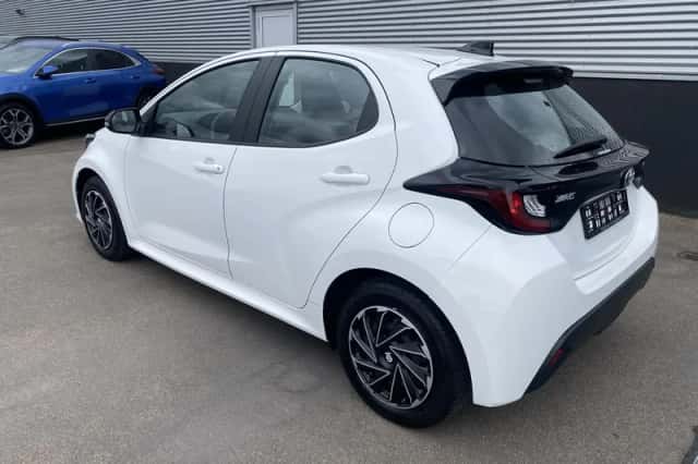 Toyota Yaris (2022) thumbnail 5