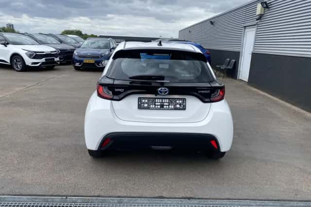 Toyota Yaris (2022) thumbnail 6