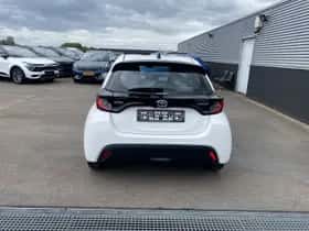 Toyota Yaris (2022) thumbnail 6