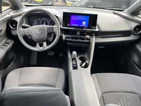 Toyota C-HR (2024) thumbnail 18
