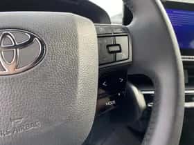 Toyota C-HR (2024) thumbnail 22
