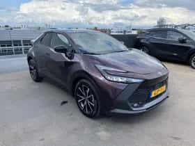 Toyota C-HR (2024) thumbnail 5