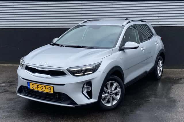 Kia Stonic (2024) thumbnail 1
