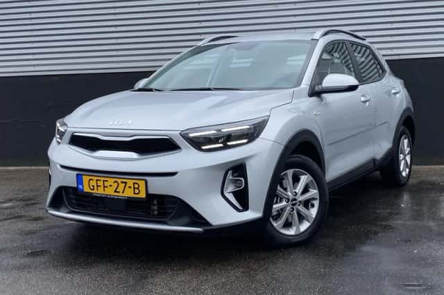 Kia Stonic (2024) thumbnail 2