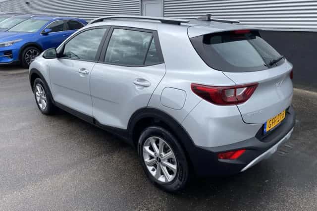 Kia Stonic (2024) thumbnail 6