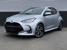 Toyota Yaris (2022) thumbnail 2