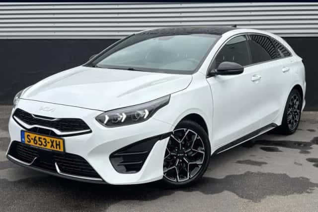 Kia Proceed (2023) thumbnail 1