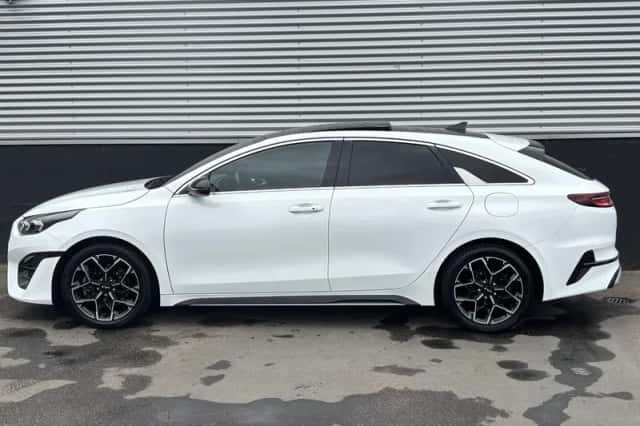 Kia Proceed (2023) thumbnail 2