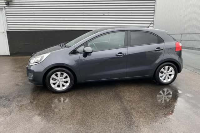 Kia Rio (2013) thumbnail 4