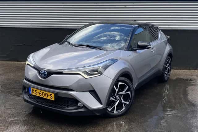 Toyota C-HR (2016) thumbnail 1