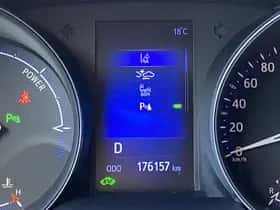 Toyota C-HR (2016) thumbnail 32