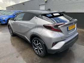 Toyota C-HR (2016) thumbnail 5