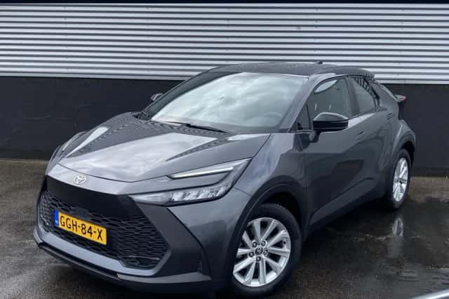 Toyota C-HR (2024) thumbnail 1