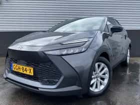 Toyota C-HR (2024) thumbnail 2