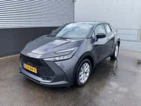 Toyota C-HR (2024) thumbnail 3
