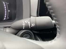 Toyota C-HR (2024) thumbnail 28