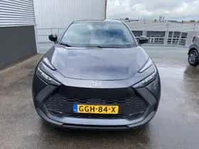 Toyota C-HR (2024) thumbnail 4