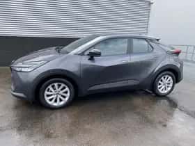 Toyota C-HR (2024) thumbnail 5