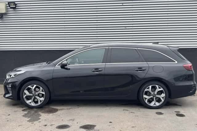 Kia Ceed Sportswagon (2021) thumbnail 2