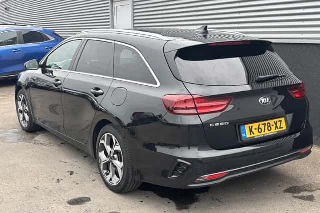 Kia Ceed Sportswagon (2021) thumbnail 3