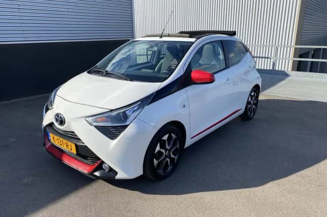 Toyota Aygo (2021) thumbnail 2